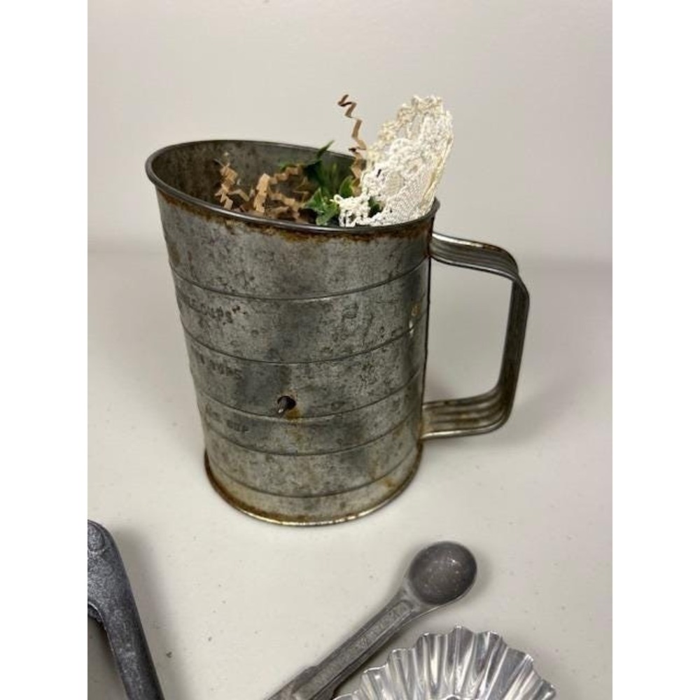 Vintage Metal Sifter‎ Decorative Rustic Kitchenalia Tools Farmhouse Lot Bundle - Picture 6 of 15